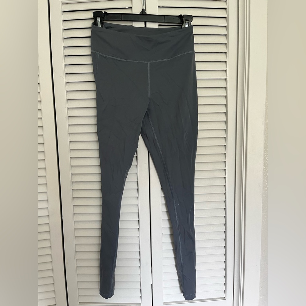 Gray sport leggings